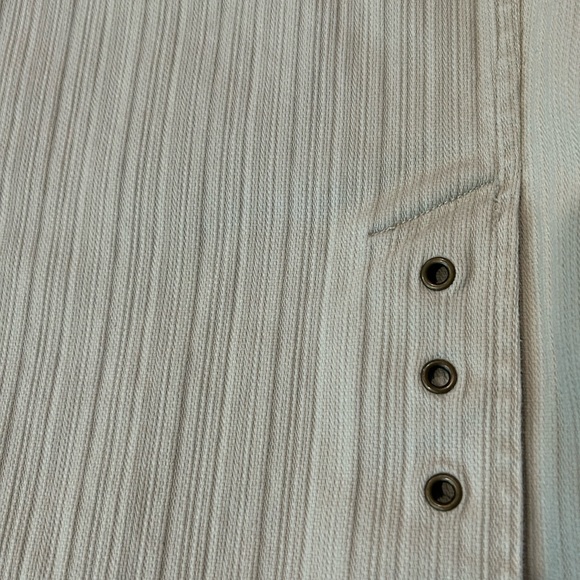 Kenzie trench coat with grommit details - Picture 8 of 10